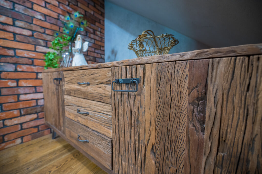 Drewniane meble? z holy-wood dostaniesz najpiękniejsze meble